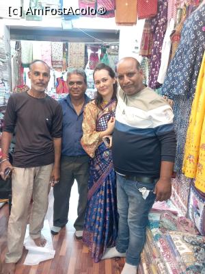 [P03] La shopping prin Jaipur » foto by Ioana3102
 - 
<span class="allrVoted glyphicon glyphicon-heart hidden" id="av1393769"></span>
<a class="m-l-10 hidden" id="sv1393769" onclick="voting_Foto_DelVot(,1393769,3794)" role="button">șterge vot <span class="glyphicon glyphicon-remove"></span></a>
<a id="v91393769" class=" c-red"  onclick="voting_Foto_SetVot(1393769)" role="button"><span class="glyphicon glyphicon-heart-empty"></span> <b>LIKE</b> = Votează poza</a> <img class="hidden"  id="f1393769W9" src="/imagini/loader.gif" border="0" /><span class="AjErrMes hidden" id="e1393769ErM"></span>