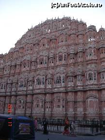 [P59] Jaipur - Hawa Mahal » foto by andromeda
 - 
<span class="allrVoted glyphicon glyphicon-heart hidden" id="av322682"></span>
<a class="m-l-10 hidden" id="sv322682" onclick="voting_Foto_DelVot(,322682,3794)" role="button">șterge vot <span class="glyphicon glyphicon-remove"></span></a>
<a id="v9322682" class=" c-red"  onclick="voting_Foto_SetVot(322682)" role="button"><span class="glyphicon glyphicon-heart-empty"></span> <b>LIKE</b> = Votează poza</a> <img class="hidden"  id="f322682W9" src="/imagini/loader.gif" border="0" /><span class="AjErrMes hidden" id="e322682ErM"></span>