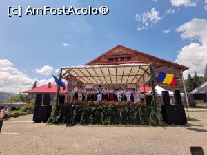 [P39] Muntele Roșu, Festivalul Bujorului, 9 iunie 2019.  » foto by Aurici
 - 
<span class="allrVoted glyphicon glyphicon-heart hidden" id="av1076927"></span>
<a class="m-l-10 hidden" id="sv1076927" onclick="voting_Foto_DelVot(,1076927,3798)" role="button">șterge vot <span class="glyphicon glyphicon-remove"></span></a>
<a id="v91076927" class=" c-red"  onclick="voting_Foto_SetVot(1076927)" role="button"><span class="glyphicon glyphicon-heart-empty"></span> <b>LIKE</b> = Votează poza</a> <img class="hidden"  id="f1076927W9" src="/imagini/loader.gif" border="0" /><span class="AjErrMes hidden" id="e1076927ErM"></span>