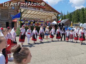 [P41] Muntele Roșu, Festivalul Bujorului, 9 iunie 2019.  » foto by Aurici
 - 
<span class="allrVoted glyphicon glyphicon-heart hidden" id="av1076929"></span>
<a class="m-l-10 hidden" id="sv1076929" onclick="voting_Foto_DelVot(,1076929,3798)" role="button">șterge vot <span class="glyphicon glyphicon-remove"></span></a>
<a id="v91076929" class=" c-red"  onclick="voting_Foto_SetVot(1076929)" role="button"><span class="glyphicon glyphicon-heart-empty"></span> <b>LIKE</b> = Votează poza</a> <img class="hidden"  id="f1076929W9" src="/imagini/loader.gif" border="0" /><span class="AjErrMes hidden" id="e1076929ErM"></span>