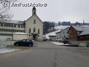 [P14] O manastire in drum spre Appenzell » foto by bubica
 - 
<span class="allrVoted glyphicon glyphicon-heart hidden" id="av1106521"></span>
<a class="m-l-10 hidden" id="sv1106521" onclick="voting_Foto_DelVot(,1106521,3822)" role="button">șterge vot <span class="glyphicon glyphicon-remove"></span></a>
<a id="v91106521" class=" c-red"  onclick="voting_Foto_SetVot(1106521)" role="button"><span class="glyphicon glyphicon-heart-empty"></span> <b>LIKE</b> = Votează poza</a> <img class="hidden"  id="f1106521W9" src="/imagini/loader.gif" border="0" /><span class="AjErrMes hidden" id="e1106521ErM"></span>