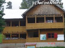 [P03] Cabana Sureanu, cladirea din lemn » foto by sunflower
 - 
<span class="allrVoted glyphicon glyphicon-heart hidden" id="av296267"></span>
<a class="m-l-10 hidden" id="sv296267" onclick="voting_Foto_DelVot(,296267,3832)" role="button">șterge vot <span class="glyphicon glyphicon-remove"></span></a>
<a id="v9296267" class=" c-red"  onclick="voting_Foto_SetVot(296267)" role="button"><span class="glyphicon glyphicon-heart-empty"></span> <b>LIKE</b> = Votează poza</a> <img class="hidden"  id="f296267W9" src="/imagini/loader.gif" border="0" /><span class="AjErrMes hidden" id="e296267ErM"></span>