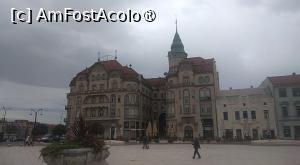 [P26] Palatul Vulturul Negru, Oradea, Piața Unirii » foto by Mioritik
 - 
<span class="allrVoted glyphicon glyphicon-heart hidden" id="av1396577"></span>
<a class="m-l-10 hidden" id="sv1396577" onclick="voting_Foto_DelVot(,1396577,3848)" role="button">șterge vot <span class="glyphicon glyphicon-remove"></span></a>
<a id="v91396577" class=" c-red"  onclick="voting_Foto_SetVot(1396577)" role="button"><span class="glyphicon glyphicon-heart-empty"></span> <b>LIKE</b> = Votează poza</a> <img class="hidden"  id="f1396577W9" src="/imagini/loader.gif" border="0" /><span class="AjErrMes hidden" id="e1396577ErM"></span>