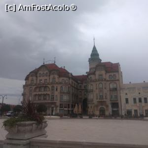 [P06] Palatul Vulturul Negru, Oradea, Piața Unirii » foto by Mioritik
 - 
<span class="allrVoted glyphicon glyphicon-heart hidden" id="av1396557"></span>
<a class="m-l-10 hidden" id="sv1396557" onclick="voting_Foto_DelVot(,1396557,3848)" role="button">șterge vot <span class="glyphicon glyphicon-remove"></span></a>
<a id="v91396557" class=" c-red"  onclick="voting_Foto_SetVot(1396557)" role="button"><span class="glyphicon glyphicon-heart-empty"></span> <b>LIKE</b> = Votează poza</a> <img class="hidden"  id="f1396557W9" src="/imagini/loader.gif" border="0" /><span class="AjErrMes hidden" id="e1396557ErM"></span>