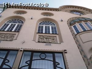 [P17] Complexul Vulturul Negru - detaliu de fațadă » foto by Carmen Ion
 - 
<span class="allrVoted glyphicon glyphicon-heart hidden" id="av1118531"></span>
<a class="m-l-10 hidden" id="sv1118531" onclick="voting_Foto_DelVot(,1118531,3848)" role="button">șterge vot <span class="glyphicon glyphicon-remove"></span></a>
<a id="v91118531" class=" c-red"  onclick="voting_Foto_SetVot(1118531)" role="button"><span class="glyphicon glyphicon-heart-empty"></span> <b>LIKE</b> = Votează poza</a> <img class="hidden"  id="f1118531W9" src="/imagini/loader.gif" border="0" /><span class="AjErrMes hidden" id="e1118531ErM"></span>