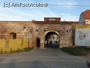 [P05] In forma de pentagon, cetatea fortificata nu a fost cucerita decat de doua ori. In toamna lui 1598, cetatea a fost asediata fara succes, timp de cinci saptamani de ostile turcesti.

  » foto by geani anto
 - 
<span class="allrVoted glyphicon glyphicon-heart hidden" id="av1198425"></span>
<a class="m-l-10 hidden" id="sv1198425" onclick="voting_Foto_DelVot(,1198425,3848)" role="button">șterge vot <span class="glyphicon glyphicon-remove"></span></a>
<a id="v91198425" class=" c-red"  onclick="voting_Foto_SetVot(1198425)" role="button"><span class="glyphicon glyphicon-heart-empty"></span> <b>LIKE</b> = Votează poza</a> <img class="hidden"  id="f1198425W9" src="/imagini/loader.gif" border="0" /><span class="AjErrMes hidden" id="e1198425ErM"></span>