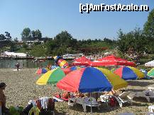 [P16] Aici e locul nostru de plaje, o mare de umbrele colorate inveselesc peisajul » foto by dorgo
 - 
<span class="allrVoted glyphicon glyphicon-heart hidden" id="av110826"></span>
<a class="m-l-10 hidden" id="sv110826" onclick="voting_Foto_DelVot(,110826,3878)" role="button">șterge vot <span class="glyphicon glyphicon-remove"></span></a>
<a id="v9110826" class=" c-red"  onclick="voting_Foto_SetVot(110826)" role="button"><span class="glyphicon glyphicon-heart-empty"></span> <b>LIKE</b> = Votează poza</a> <img class="hidden"  id="f110826W9" src="/imagini/loader.gif" border="0" /><span class="AjErrMes hidden" id="e110826ErM"></span>
