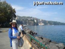 [P03] Italia - Portul Sorrento ( pe faleza) » foto by popescu.borsa*
 - 
<span class="allrVoted glyphicon glyphicon-heart hidden" id="av201790"></span>
<a class="m-l-10 hidden" id="sv201790" onclick="voting_Foto_DelVot(,201790,3887)" role="button">șterge vot <span class="glyphicon glyphicon-remove"></span></a>
<a id="v9201790" class=" c-red"  onclick="voting_Foto_SetVot(201790)" role="button"><span class="glyphicon glyphicon-heart-empty"></span> <b>LIKE</b> = Votează poza</a> <img class="hidden"  id="f201790W9" src="/imagini/loader.gif" border="0" /><span class="AjErrMes hidden" id="e201790ErM"></span>