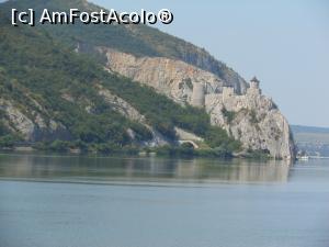 [P10] Coronini - Dincolo de Dunăre, Cetatea Golubac.  » foto by iulianic
 - 
<span class="allrVoted glyphicon glyphicon-heart hidden" id="av1106413"></span>
<a class="m-l-10 hidden" id="sv1106413" onclick="voting_Foto_DelVot(,1106413,3894)" role="button">șterge vot <span class="glyphicon glyphicon-remove"></span></a>
<a id="v91106413" class=" c-red"  onclick="voting_Foto_SetVot(1106413)" role="button"><span class="glyphicon glyphicon-heart-empty"></span> <b>LIKE</b> = Votează poza</a> <img class="hidden"  id="f1106413W9" src="/imagini/loader.gif" border="0" /><span class="AjErrMes hidden" id="e1106413ErM"></span>