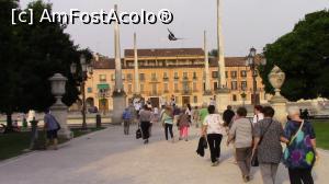 [P02] Traversand Prato della Valle.  » foto by ovidiuyepi
 - 
<span class="allrVoted glyphicon glyphicon-heart hidden" id="av1155453"></span>
<a class="m-l-10 hidden" id="sv1155453" onclick="voting_Foto_DelVot(,1155453,3933)" role="button">șterge vot <span class="glyphicon glyphicon-remove"></span></a>
<a id="v91155453" class=" c-red"  onclick="voting_Foto_SetVot(1155453)" role="button"><span class="glyphicon glyphicon-heart-empty"></span> <b>LIKE</b> = Votează poza</a> <img class="hidden"  id="f1155453W9" src="/imagini/loader.gif" border="0" /><span class="AjErrMes hidden" id="e1155453ErM"></span>