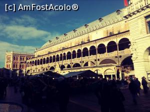 [P08] Piazza delle Erbe si Palazzo della Ragione » foto by dawnsash
 - 
<span class="allrVoted glyphicon glyphicon-heart hidden" id="av946753"></span>
<a class="m-l-10 hidden" id="sv946753" onclick="voting_Foto_DelVot(,946753,3933)" role="button">șterge vot <span class="glyphicon glyphicon-remove"></span></a>
<a id="v9946753" class=" c-red"  onclick="voting_Foto_SetVot(946753)" role="button"><span class="glyphicon glyphicon-heart-empty"></span> <b>LIKE</b> = Votează poza</a> <img class="hidden"  id="f946753W9" src="/imagini/loader.gif" border="0" /><span class="AjErrMes hidden" id="e946753ErM"></span>