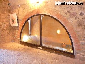 [P46] Una din cele două vitrine (aburite) încastrate în pereţii laterali ai Monetăriei » foto by Claudiu U.
 - 
<span class="allrVoted glyphicon glyphicon-heart hidden" id="av575453"></span>
<a class="m-l-10 hidden" id="sv575453" onclick="voting_Foto_DelVot(,575453,3934)" role="button">șterge vot <span class="glyphicon glyphicon-remove"></span></a>
<a id="v9575453" class=" c-red"  onclick="voting_Foto_SetVot(575453)" role="button"><span class="glyphicon glyphicon-heart-empty"></span> <b>LIKE</b> = Votează poza</a> <img class="hidden"  id="f575453W9" src="/imagini/loader.gif" border="0" /><span class="AjErrMes hidden" id="e575453ErM"></span>