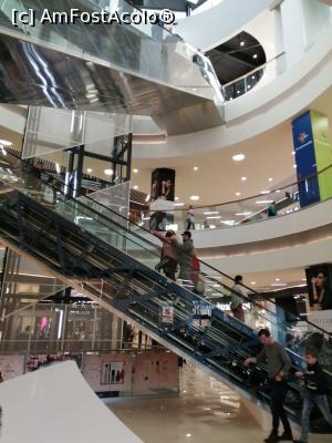[P06] Scările rulante mall » foto by nelu73
 - 
<span class="allrVoted glyphicon glyphicon-heart hidden" id="av1128991"></span>
<a class="m-l-10 hidden" id="sv1128991" onclick="voting_Foto_DelVot(,1128991,3936)" role="button">șterge vot <span class="glyphicon glyphicon-remove"></span></a>
<a id="v91128991" class=" c-red"  onclick="voting_Foto_SetVot(1128991)" role="button"><span class="glyphicon glyphicon-heart-empty"></span> <b>LIKE</b> = Votează poza</a> <img class="hidden"  id="f1128991W9" src="/imagini/loader.gif" border="0" /><span class="AjErrMes hidden" id="e1128991ErM"></span>