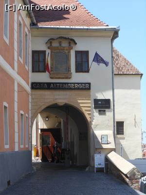 [P15] Sibiu - Muzeul de Istorie, fosta Casa Altemberger. » foto by iulianic
 - 
<span class="allrVoted glyphicon glyphicon-heart hidden" id="av1355767"></span>
<a class="m-l-10 hidden" id="sv1355767" onclick="voting_Foto_DelVot(,1355767,3936)" role="button">șterge vot <span class="glyphicon glyphicon-remove"></span></a>
<a id="v91355767" class=" c-red"  onclick="voting_Foto_SetVot(1355767)" role="button"><span class="glyphicon glyphicon-heart-empty"></span> <b>LIKE</b> = Votează poza</a> <img class="hidden"  id="f1355767W9" src="/imagini/loader.gif" border="0" /><span class="AjErrMes hidden" id="e1355767ErM"></span>