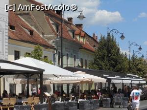 [P19] Sibiu - Relaxare la terasele de pe strada pietonală. » foto by iulianic
 - 
<span class="allrVoted glyphicon glyphicon-heart hidden" id="av1355771"></span>
<a class="m-l-10 hidden" id="sv1355771" onclick="voting_Foto_DelVot(,1355771,3936)" role="button">șterge vot <span class="glyphicon glyphicon-remove"></span></a>
<a id="v91355771" class=" c-red"  onclick="voting_Foto_SetVot(1355771)" role="button"><span class="glyphicon glyphicon-heart-empty"></span> <b>LIKE</b> = Votează poza</a> <img class="hidden"  id="f1355771W9" src="/imagini/loader.gif" border="0" /><span class="AjErrMes hidden" id="e1355771ErM"></span>