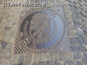 [P27] Sibiu - Un capac de canal. » foto by iulianic
 - 
<span class="allrVoted glyphicon glyphicon-heart hidden" id="av1355779"></span>
<a class="m-l-10 hidden" id="sv1355779" onclick="voting_Foto_DelVot(,1355779,3936)" role="button">șterge vot <span class="glyphicon glyphicon-remove"></span></a>
<a id="v91355779" class=" c-red"  onclick="voting_Foto_SetVot(1355779)" role="button"><span class="glyphicon glyphicon-heart-empty"></span> <b>LIKE</b> = Votează poza</a> <img class="hidden"  id="f1355779W9" src="/imagini/loader.gif" border="0" /><span class="AjErrMes hidden" id="e1355779ErM"></span>