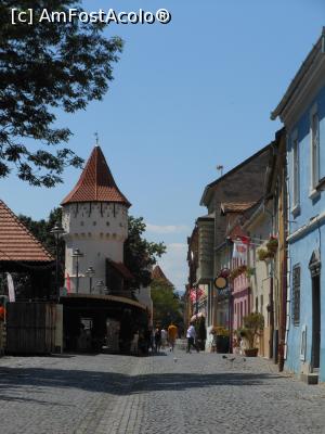 [P04] Sibiu - Strada Cetății, "cea mai frumoasă stradă din oraș". » foto by iulianic
 - 
<span class="allrVoted glyphicon glyphicon-heart hidden" id="av1355756"></span>
<a class="m-l-10 hidden" id="sv1355756" onclick="voting_Foto_DelVot(,1355756,3936)" role="button">șterge vot <span class="glyphicon glyphicon-remove"></span></a>
<a id="v91355756" class=" c-red"  onclick="voting_Foto_SetVot(1355756)" role="button"><span class="glyphicon glyphicon-heart-empty"></span> <b>LIKE</b> = Votează poza</a> <img class="hidden"  id="f1355756W9" src="/imagini/loader.gif" border="0" /><span class="AjErrMes hidden" id="e1355756ErM"></span>