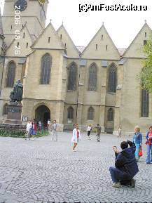 [P18] Piaţa Huet, cu  monumeltul episcopului de Translivania, Georg Daniel Teutsch » foto by Costi
 - 
<span class="allrVoted glyphicon glyphicon-heart hidden" id="av35235"></span>
<a class="m-l-10 hidden" id="sv35235" onclick="voting_Foto_DelVot(,35235,3936)" role="button">șterge vot <span class="glyphicon glyphicon-remove"></span></a>
<a id="v935235" class=" c-red"  onclick="voting_Foto_SetVot(35235)" role="button"><span class="glyphicon glyphicon-heart-empty"></span> <b>LIKE</b> = Votează poza</a> <img class="hidden"  id="f35235W9" src="/imagini/loader.gif" border="0" /><span class="AjErrMes hidden" id="e35235ErM"></span>