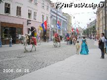 [P23] De zilele Sibiului, oraşul este animat de prezenţa insolită a unor personaje venite din trecut » foto by Costi
 - 
<span class="allrVoted glyphicon glyphicon-heart hidden" id="av35240"></span>
<a class="m-l-10 hidden" id="sv35240" onclick="voting_Foto_DelVot(,35240,3936)" role="button">șterge vot <span class="glyphicon glyphicon-remove"></span></a>
<a id="v935240" class=" c-red"  onclick="voting_Foto_SetVot(35240)" role="button"><span class="glyphicon glyphicon-heart-empty"></span> <b>LIKE</b> = Votează poza</a> <img class="hidden"  id="f35240W9" src="/imagini/loader.gif" border="0" /><span class="AjErrMes hidden" id="e35240ErM"></span>
