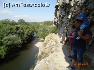 [P12] Prin Cheile Nerei in zona La Tunele. Stam lipiti de perete si cat mai departe haul de langa noi.  » foto by vega06
 - 
<span class="allrVoted glyphicon glyphicon-heart hidden" id="av731615"></span>
<a class="m-l-10 hidden" id="sv731615" onclick="voting_Foto_DelVot(,731615,3939)" role="button">șterge vot <span class="glyphicon glyphicon-remove"></span></a>
<a id="v9731615" class=" c-red"  onclick="voting_Foto_SetVot(731615)" role="button"><span class="glyphicon glyphicon-heart-empty"></span> <b>LIKE</b> = Votează poza</a> <img class="hidden"  id="f731615W9" src="/imagini/loader.gif" border="0" /><span class="AjErrMes hidden" id="e731615ErM"></span>