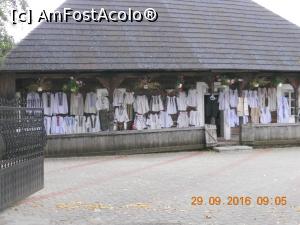 [P01] în drum spre mănăstire puteţi cumpăra ii moldoveneşti » foto by zlatna
 - 
<span class="allrVoted glyphicon glyphicon-heart hidden" id="av871963"></span>
<a class="m-l-10 hidden" id="sv871963" onclick="voting_Foto_DelVot(,871963,3946)" role="button">șterge vot <span class="glyphicon glyphicon-remove"></span></a>
<a id="v9871963" class=" c-red"  onclick="voting_Foto_SetVot(871963)" role="button"><span class="glyphicon glyphicon-heart-empty"></span> <b>LIKE</b> = Votează poza</a> <img class="hidden"  id="f871963W9" src="/imagini/loader.gif" border="0" /><span class="AjErrMes hidden" id="e871963ErM"></span>