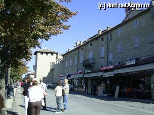 [P08] San Marino - Pe străzile capitalei, clădiri vechi şi multe magazine.  » foto by iulianic
 - 
<span class="allrVoted glyphicon glyphicon-heart hidden" id="av404627"></span>
<a class="m-l-10 hidden" id="sv404627" onclick="voting_Foto_DelVot(,404627,3963)" role="button">șterge vot <span class="glyphicon glyphicon-remove"></span></a>
<a id="v9404627" class=" c-red"  onclick="voting_Foto_SetVot(404627)" role="button"><span class="glyphicon glyphicon-heart-empty"></span> <b>LIKE</b> = Votează poza</a> <img class="hidden"  id="f404627W9" src="/imagini/loader.gif" border="0" /><span class="AjErrMes hidden" id="e404627ErM"></span>