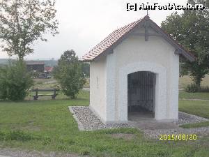 [P27] Job (ljob) kapelle din Mieterkingen.  » foto by puiutea
 - 
<span class="allrVoted glyphicon glyphicon-heart hidden" id="av662853"></span>
<a class="m-l-10 hidden" id="sv662853" onclick="voting_Foto_DelVot(,662853,3969)" role="button">șterge vot <span class="glyphicon glyphicon-remove"></span></a>
<a id="v9662853" class=" c-red"  onclick="voting_Foto_SetVot(662853)" role="button"><span class="glyphicon glyphicon-heart-empty"></span> <b>LIKE</b> = Votează poza</a> <img class="hidden"  id="f662853W9" src="/imagini/loader.gif" border="0" /><span class="AjErrMes hidden" id="e662853ErM"></span>