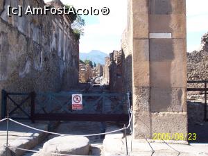 [P11] Strada in Pompei...  » foto by Tomi si Lili
 - 
<span class="allrVoted glyphicon glyphicon-heart hidden" id="av721946"></span>
<a class="m-l-10 hidden" id="sv721946" onclick="voting_Foto_DelVot(,721946,3976)" role="button">șterge vot <span class="glyphicon glyphicon-remove"></span></a>
<a id="v9721946" class=" c-red"  onclick="voting_Foto_SetVot(721946)" role="button"><span class="glyphicon glyphicon-heart-empty"></span> <b>LIKE</b> = Votează poza</a> <img class="hidden"  id="f721946W9" src="/imagini/loader.gif" border="0" /><span class="AjErrMes hidden" id="e721946ErM"></span>