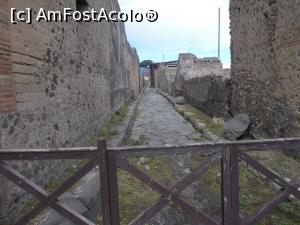 [P01] Stradă în Pompei. » foto by mihaelavoicu
 - 
<span class="allrVoted glyphicon glyphicon-heart hidden" id="av1184908"></span>
<a class="m-l-10 hidden" id="sv1184908" onclick="voting_Foto_DelVot(,1184908,3976)" role="button">șterge vot <span class="glyphicon glyphicon-remove"></span></a>
<a id="v91184908" class=" c-red"  onclick="voting_Foto_SetVot(1184908)" role="button"><span class="glyphicon glyphicon-heart-empty"></span> <b>LIKE</b> = Votează poza</a> <img class="hidden"  id="f1184908W9" src="/imagini/loader.gif" border="0" /><span class="AjErrMes hidden" id="e1184908ErM"></span>