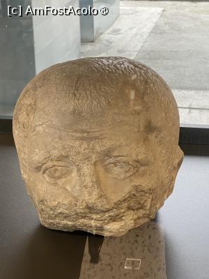 [P16] Edificiul Roman cu Mozaic, Constanța. Fragment de statuetă, descoperită în depozitele antice. » foto by Floria
 - 
<span class="allrVoted glyphicon glyphicon-heart hidden" id="av1523757"></span>
<a class="m-l-10 hidden" id="sv1523757" onclick="voting_Foto_DelVot(,1523757,4001)" role="button">șterge vot <span class="glyphicon glyphicon-remove"></span></a>
<a id="v91523757" class=" c-red"  onclick="voting_Foto_SetVot(1523757)" role="button"><span class="glyphicon glyphicon-heart-empty"></span> <b>LIKE</b> = Votează poza</a> <img class="hidden"  id="f1523757W9" src="/imagini/loader.gif" border="0" /><span class="AjErrMes hidden" id="e1523757ErM"></span>