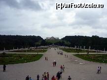 [P17] Viena, Palatul Schonbrunn , vedere dintr-un balcon al Palatului spre Gloriette » foto by magdalena
 - 
<span class="allrVoted glyphicon glyphicon-heart hidden" id="av141013"></span>
<a class="m-l-10 hidden" id="sv141013" onclick="voting_Foto_DelVot(,141013,4023)" role="button">șterge vot <span class="glyphicon glyphicon-remove"></span></a>
<a id="v9141013" class=" c-red"  onclick="voting_Foto_SetVot(141013)" role="button"><span class="glyphicon glyphicon-heart-empty"></span> <b>LIKE</b> = Votează poza</a> <img class="hidden"  id="f141013W9" src="/imagini/loader.gif" border="0" /><span class="AjErrMes hidden" id="e141013ErM"></span>