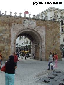 [P05] Tunis - intrarea in bazar pe la 'arcul de triumf' » foto by danoradea
 - 
<span class="allrVoted glyphicon glyphicon-heart hidden" id="av32293"></span>
<a class="m-l-10 hidden" id="sv32293" onclick="voting_Foto_DelVot(,32293,4041)" role="button">șterge vot <span class="glyphicon glyphicon-remove"></span></a>
<a id="v932293" class=" c-red"  onclick="voting_Foto_SetVot(32293)" role="button"><span class="glyphicon glyphicon-heart-empty"></span> <b>LIKE</b> = Votează poza</a> <img class="hidden"  id="f32293W9" src="/imagini/loader.gif" border="0" /><span class="AjErrMes hidden" id="e32293ErM"></span>