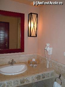 [P23] doar o parte din baie.... » foto by RLY22*
 - 
<span class="allrVoted glyphicon glyphicon-heart hidden" id="av100260"></span>
<a class="m-l-10 hidden" id="sv100260" onclick="voting_Foto_DelVot(,100260,4046)" role="button">șterge vot <span class="glyphicon glyphicon-remove"></span></a>
<a id="v9100260" class=" c-red"  onclick="voting_Foto_SetVot(100260)" role="button"><span class="glyphicon glyphicon-heart-empty"></span> <b>LIKE</b> = Votează poza</a> <img class="hidden"  id="f100260W9" src="/imagini/loader.gif" border="0" /><span class="AjErrMes hidden" id="e100260ErM"></span>