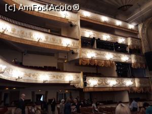 [P20] din interiorul salii de spectacol, in asteptarea inceperii acestuia » foto by roth
 - 
<span class="allrVoted glyphicon glyphicon-heart hidden" id="av1073166"></span>
<a class="m-l-10 hidden" id="sv1073166" onclick="voting_Foto_DelVot(,1073166,4056)" role="button">șterge vot <span class="glyphicon glyphicon-remove"></span></a>
<a id="v91073166" class=" c-red"  onclick="voting_Foto_SetVot(1073166)" role="button"><span class="glyphicon glyphicon-heart-empty"></span> <b>LIKE</b> = Votează poza</a> <img class="hidden"  id="f1073166W9" src="/imagini/loader.gif" border="0" /><span class="AjErrMes hidden" id="e1073166ErM"></span>