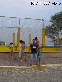 [P20] Eu cu nepoata mea în apropierea Muzeului de Ceară. » foto by adigogu
 - 
<span class="allrVoted glyphicon glyphicon-heart hidden" id="av106615"></span>
<a class="m-l-10 hidden" id="sv106615" onclick="voting_Foto_DelVot(,106615,4057)" role="button">șterge vot <span class="glyphicon glyphicon-remove"></span></a>
<a id="v9106615" class=" c-red"  onclick="voting_Foto_SetVot(106615)" role="button"><span class="glyphicon glyphicon-heart-empty"></span> <b>LIKE</b> = Votează poza</a> <img class="hidden"  id="f106615W9" src="/imagini/loader.gif" border="0" /><span class="AjErrMes hidden" id="e106615ErM"></span>