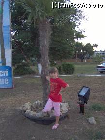 [P21] Nepoata mea în apropierea Muzeului de Ceară. » foto by adigogu
 - 
<span class="allrVoted glyphicon glyphicon-heart hidden" id="av106618"></span>
<a class="m-l-10 hidden" id="sv106618" onclick="voting_Foto_DelVot(,106618,4057)" role="button">șterge vot <span class="glyphicon glyphicon-remove"></span></a>
<a id="v9106618" class=" c-red"  onclick="voting_Foto_SetVot(106618)" role="button"><span class="glyphicon glyphicon-heart-empty"></span> <b>LIKE</b> = Votează poza</a> <img class="hidden"  id="f106618W9" src="/imagini/loader.gif" border="0" /><span class="AjErrMes hidden" id="e106618ErM"></span>