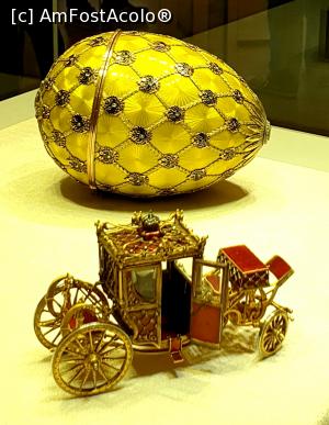 [P11] Oul Incoronarii, din 1897, cel mai spectaculos dintre creatiile lui Carl Fabergé, a fost daruit de imparatul Nicolae al II-lea, sotiei sale Alexandra, celebrand momentul incoronarii sale.  » foto by geani anto
 - 
<span class="allrVoted glyphicon glyphicon-heart hidden" id="av1113980"></span>
<a class="m-l-10 hidden" id="sv1113980" onclick="voting_Foto_DelVot(,1113980,4057)" role="button">șterge vot <span class="glyphicon glyphicon-remove"></span></a>
<a id="v91113980" class=" c-red"  onclick="voting_Foto_SetVot(1113980)" role="button"><span class="glyphicon glyphicon-heart-empty"></span> <b>LIKE</b> = Votează poza</a> <img class="hidden"  id="f1113980W9" src="/imagini/loader.gif" border="0" /><span class="AjErrMes hidden" id="e1113980ErM"></span>
