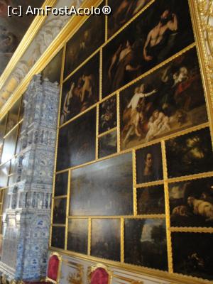 [P15] Sala picturilor, decorata cu panze pictate aranjate ca si cum ar fi o tapiserie. Desi aceasta incapere a ars in timpul razboiului, o mare parte din tablouri a fost salvata.  » foto by geani anto
 - 
<span class="allrVoted glyphicon glyphicon-heart hidden" id="av1118076"></span>
<a class="m-l-10 hidden" id="sv1118076" onclick="voting_Foto_DelVot(,1118076,4057)" role="button">șterge vot <span class="glyphicon glyphicon-remove"></span></a>
<a id="v91118076" class=" c-red"  onclick="voting_Foto_SetVot(1118076)" role="button"><span class="glyphicon glyphicon-heart-empty"></span> <b>LIKE</b> = Votează poza</a> <img class="hidden"  id="f1118076W9" src="/imagini/loader.gif" border="0" /><span class="AjErrMes hidden" id="e1118076ErM"></span>