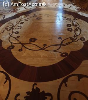 [P05] parchet in anticamera » foto by geani anto
 - 
<span class="allrVoted glyphicon glyphicon-heart hidden" id="av1128144"></span>
<a class="m-l-10 hidden" id="sv1128144" onclick="voting_Foto_DelVot(,1128144,4057)" role="button">șterge vot <span class="glyphicon glyphicon-remove"></span></a>
<a id="v91128144" class=" c-red"  onclick="voting_Foto_SetVot(1128144)" role="button"><span class="glyphicon glyphicon-heart-empty"></span> <b>LIKE</b> = Votează poza</a> <img class="hidden"  id="f1128144W9" src="/imagini/loader.gif" border="0" /><span class="AjErrMes hidden" id="e1128144ErM"></span>