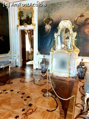 [P07] Neptun si Amfitrite in camera albastra » foto by geani anto
 - 
<span class="allrVoted glyphicon glyphicon-heart hidden" id="av1128146"></span>
<a class="m-l-10 hidden" id="sv1128146" onclick="voting_Foto_DelVot(,1128146,4057)" role="button">șterge vot <span class="glyphicon glyphicon-remove"></span></a>
<a id="v91128146" class=" c-red"  onclick="voting_Foto_SetVot(1128146)" role="button"><span class="glyphicon glyphicon-heart-empty"></span> <b>LIKE</b> = Votează poza</a> <img class="hidden"  id="f1128146W9" src="/imagini/loader.gif" border="0" /><span class="AjErrMes hidden" id="e1128146ErM"></span>