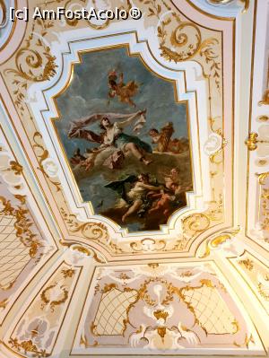 [P09] tavanul camerei roz » foto by geani anto
 - 
<span class="allrVoted glyphicon glyphicon-heart hidden" id="av1128148"></span>
<a class="m-l-10 hidden" id="sv1128148" onclick="voting_Foto_DelVot(,1128148,4057)" role="button">șterge vot <span class="glyphicon glyphicon-remove"></span></a>
<a id="v91128148" class=" c-red"  onclick="voting_Foto_SetVot(1128148)" role="button"><span class="glyphicon glyphicon-heart-empty"></span> <b>LIKE</b> = Votează poza</a> <img class="hidden"  id="f1128148W9" src="/imagini/loader.gif" border="0" /><span class="AjErrMes hidden" id="e1128148ErM"></span>