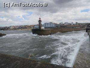 [P18] Oceanul Atlantic intr-o zi noroasa la intalnirea cu raul Douro.  » foto by Ricone
 - 
<span class="allrVoted glyphicon glyphicon-heart hidden" id="av869258"></span>
<a class="m-l-10 hidden" id="sv869258" onclick="voting_Foto_DelVot(,869258,4082)" role="button">șterge vot <span class="glyphicon glyphicon-remove"></span></a>
<a id="v9869258" class=" c-red"  onclick="voting_Foto_SetVot(869258)" role="button"><span class="glyphicon glyphicon-heart-empty"></span> <b>LIKE</b> = Votează poza</a> <img class="hidden"  id="f869258W9" src="/imagini/loader.gif" border="0" /><span class="AjErrMes hidden" id="e869258ErM"></span>