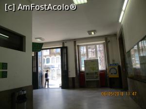 [P15] Sală laterală, în stânga birou de informaţii, în faţă harta yonei şi automat pentru plata parcării gării.  » foto by elviramvio
 - 
<span class="allrVoted glyphicon glyphicon-heart hidden" id="av980003"></span>
<a class="m-l-10 hidden" id="sv980003" onclick="voting_Foto_DelVot(,980003,4082)" role="button">șterge vot <span class="glyphicon glyphicon-remove"></span></a>
<a id="v9980003" class=" c-red"  onclick="voting_Foto_SetVot(980003)" role="button"><span class="glyphicon glyphicon-heart-empty"></span> <b>LIKE</b> = Votează poza</a> <img class="hidden"  id="f980003W9" src="/imagini/loader.gif" border="0" /><span class="AjErrMes hidden" id="e980003ErM"></span>