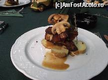 [P26] Pork Steak cu cartofi si ciupercute! La foamea mea, nu credeam ca ma satur...dar delicios si satios! Conceptul bine studiat si mic in toate! Nu mega...mega...mrga cum se poarta! » foto by balasa violeta
 - 
<span class="allrVoted glyphicon glyphicon-heart hidden" id="av331643"></span>
<a class="m-l-10 hidden" id="sv331643" onclick="voting_Foto_DelVot(,331643,4083)" role="button">șterge vot <span class="glyphicon glyphicon-remove"></span></a>
<a id="v9331643" class=" c-red"  onclick="voting_Foto_SetVot(331643)" role="button"><span class="glyphicon glyphicon-heart-empty"></span> <b>LIKE</b> = Votează poza</a> <img class="hidden"  id="f331643W9" src="/imagini/loader.gif" border="0" /><span class="AjErrMes hidden" id="e331643ErM"></span>