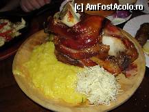 [P14] Ciolanul de porc rumenit, stand cuminte langa mamaliguta » foto by dananecula*
 - 
<span class="allrVoted glyphicon glyphicon-heart hidden" id="av282512"></span>
<a class="m-l-10 hidden" id="sv282512" onclick="voting_Foto_DelVot(,282512,4083)" role="button">șterge vot <span class="glyphicon glyphicon-remove"></span></a>
<a id="v9282512" class=" c-red"  onclick="voting_Foto_SetVot(282512)" role="button"><span class="glyphicon glyphicon-heart-empty"></span> <b>LIKE</b> = Votează poza</a> <img class="hidden"  id="f282512W9" src="/imagini/loader.gif" border="0" /><span class="AjErrMes hidden" id="e282512ErM"></span>