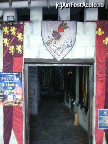 [P04] Restaurantul Excalibur (Castelul) din str. Academiei 39-41 - intrarea prin coridorul intunecat » foto by magdalena
 - 
<span class="allrVoted glyphicon glyphicon-heart hidden" id="av90994"></span>
<a class="m-l-10 hidden" id="sv90994" onclick="voting_Foto_DelVot(,90994,4083)" role="button">șterge vot <span class="glyphicon glyphicon-remove"></span></a>
<a id="v990994" class=" c-red"  onclick="voting_Foto_SetVot(90994)" role="button"><span class="glyphicon glyphicon-heart-empty"></span> <b>LIKE</b> = Votează poza</a> <img class="hidden"  id="f90994W9" src="/imagini/loader.gif" border="0" /><span class="AjErrMes hidden" id="e90994ErM"></span>