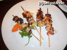 [P20] 'Caru' cu Bere, frigarui de pui cu 'legume la gratar'! » foto by magdalena
 - 
<span class="allrVoted glyphicon glyphicon-heart hidden" id="av276146"></span>
<a class="m-l-10 hidden" id="sv276146" onclick="voting_Foto_DelVot(,276146,4083)" role="button">șterge vot <span class="glyphicon glyphicon-remove"></span></a>
<a id="v9276146" class=" c-red"  onclick="voting_Foto_SetVot(276146)" role="button"><span class="glyphicon glyphicon-heart-empty"></span> <b>LIKE</b> = Votează poza</a> <img class="hidden"  id="f276146W9" src="/imagini/loader.gif" border="0" /><span class="AjErrMes hidden" id="e276146ErM"></span>