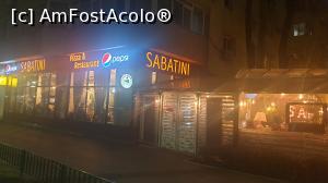 [P02] Restaurant Sabatini - vedere din stradă » foto by k-lator
 - 
<span class="allrVoted glyphicon glyphicon-heart hidden" id="av1216776"></span>
<a class="m-l-10 hidden" id="sv1216776" onclick="voting_Foto_DelVot(,1216776,4083)" role="button">șterge vot <span class="glyphicon glyphicon-remove"></span></a>
<a id="v91216776" class=" c-red"  onclick="voting_Foto_SetVot(1216776)" role="button"><span class="glyphicon glyphicon-heart-empty"></span> <b>LIKE</b> = Votează poza</a> <img class="hidden"  id="f1216776W9" src="/imagini/loader.gif" border="0" /><span class="AjErrMes hidden" id="e1216776ErM"></span>