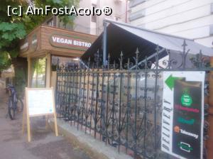 [P40] &Icirc;n vecini, pe bulivar, vegan bistro » foto by Mioritik
 - 
<span class="allrVoted glyphicon glyphicon-heart hidden" id="av1365759"></span>
<a class="m-l-10 hidden" id="sv1365759" onclick="voting_Foto_DelVot(,1365759,4083)" role="button">șterge vot <span class="glyphicon glyphicon-remove"></span></a>
<a id="v91365759" class=" c-red"  onclick="voting_Foto_SetVot(1365759)" role="button"><span class="glyphicon glyphicon-heart-empty"></span> <b>LIKE</b> = Votează poza</a> <img class="hidden"  id="f1365759W9" src="/imagini/loader.gif" border="0" /><span class="AjErrMes hidden" id="e1365759ErM"></span>