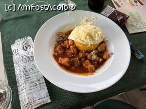 [P10] HB Bistro - tochitură » foto by nicole33
 - 
<span class="allrVoted glyphicon glyphicon-heart hidden" id="av1538269"></span>
<a class="m-l-10 hidden" id="sv1538269" onclick="voting_Foto_DelVot(,1538269,4083)" role="button">șterge vot <span class="glyphicon glyphicon-remove"></span></a>
<a id="v91538269" class=" c-red"  onclick="voting_Foto_SetVot(1538269)" role="button"><span class="glyphicon glyphicon-heart-empty"></span> <b>LIKE</b> = Votează poza</a> <img class="hidden"  id="f1538269W9" src="/imagini/loader.gif" border="0" /><span class="AjErrMes hidden" id="e1538269ErM"></span>